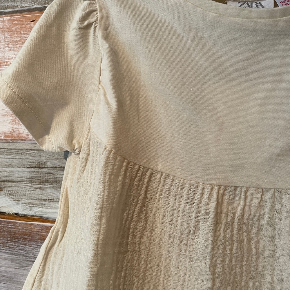 Adorable cream colored blouse - Picture 3 of 6